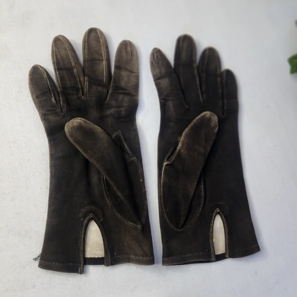 Vintage Kidskin Leather Gloves with Embroidered Flower
